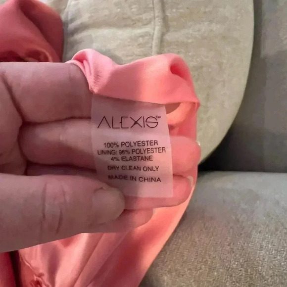 Alexis Raine Jumpsuit ​/​ Mono largo satinado color Salmón Large - Picture 7 of 10